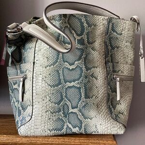 VINCE CAMUTO Maka LEATHER HOBO Snake-print handbag